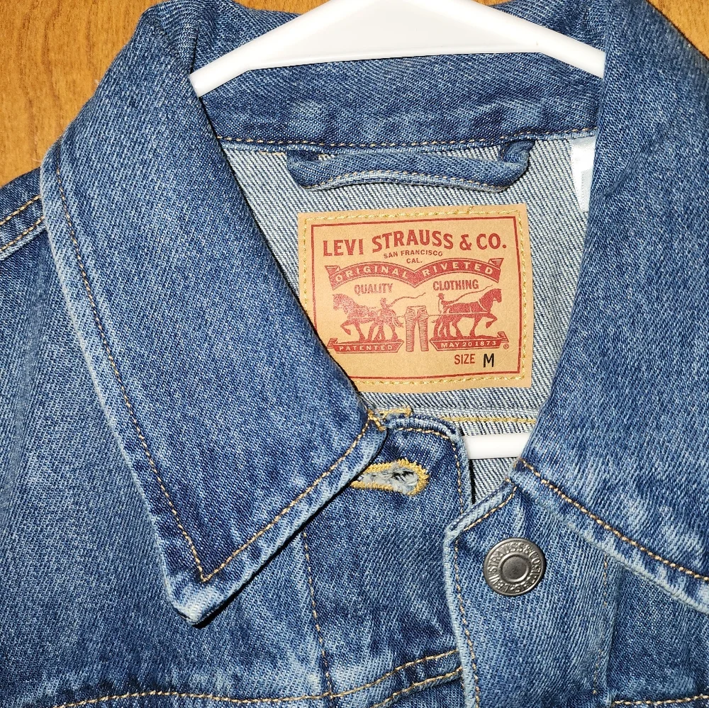 Levi Jean Jacket - Picture 2 of 5